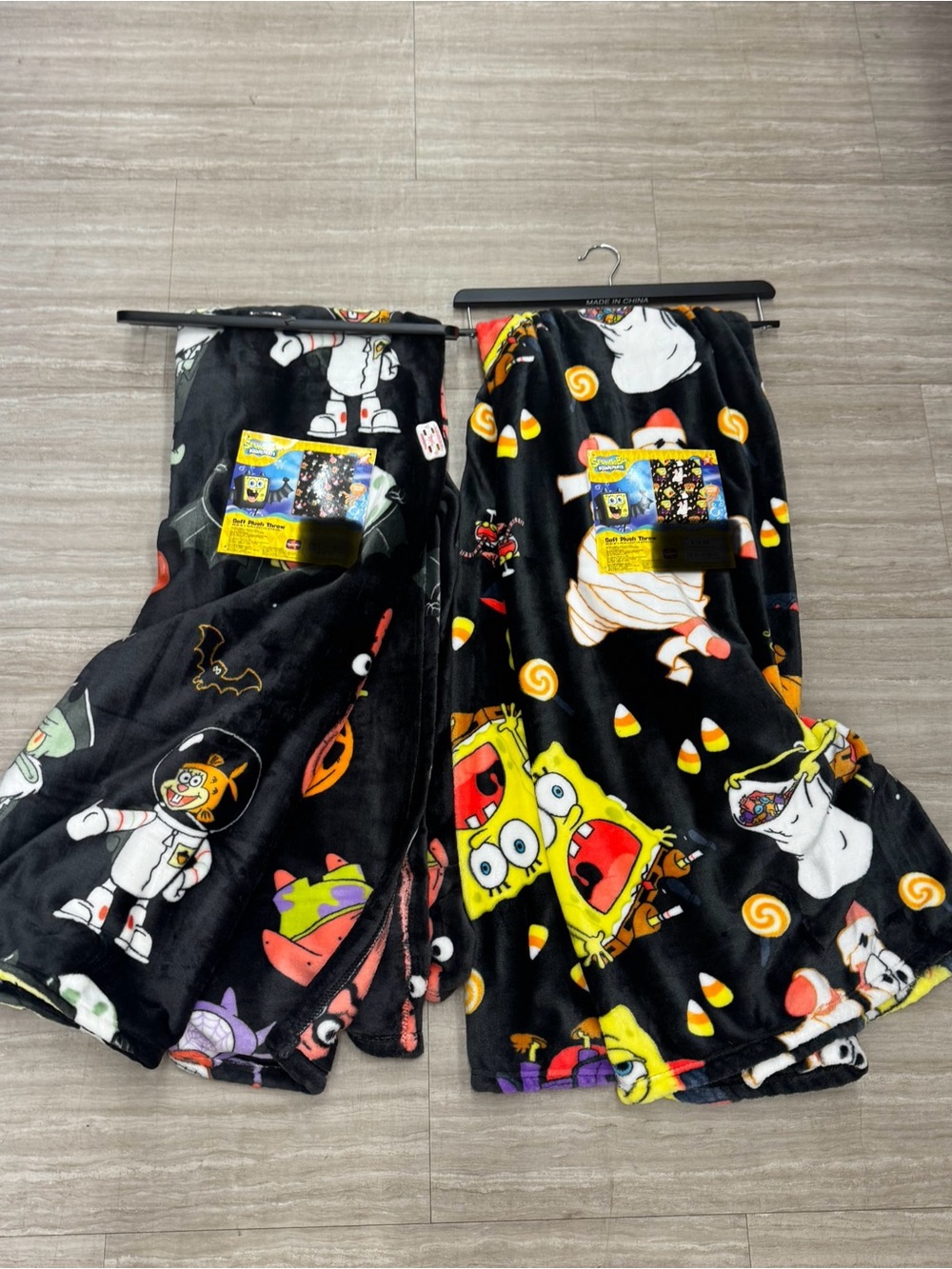 2 Spongebob halloween blankets